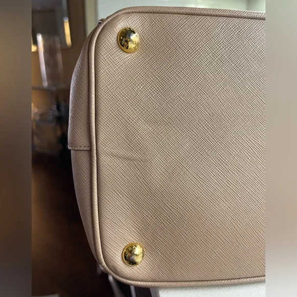 COPY - Prada Saffiano Lux Galleria Double Zip Tote -size Large - Picture 8 of 16